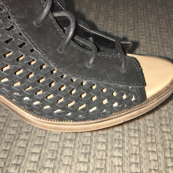 Lace-up Ankle Heel - Picture 4 of 4